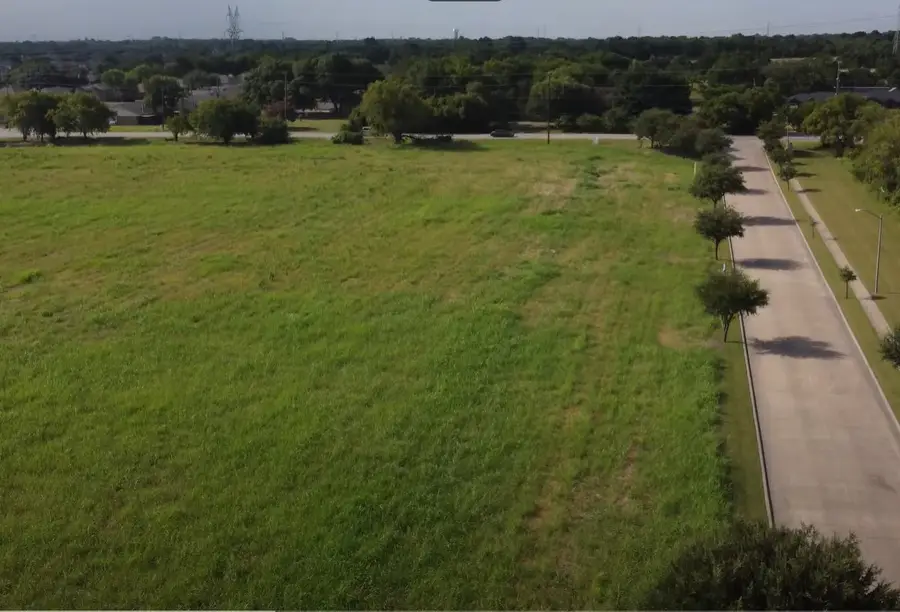 900-916 Bear Creek Rd, Glenn Heights, TX 75154 - Image #2