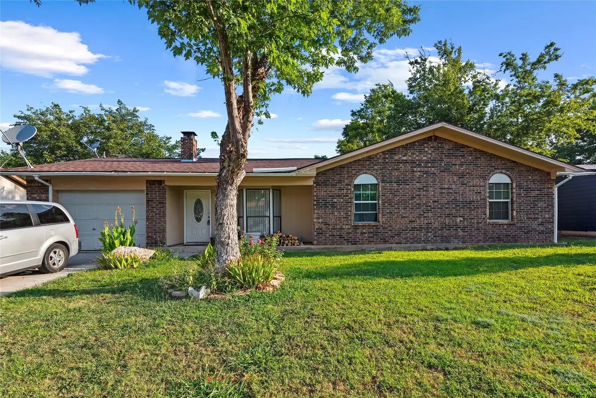 1013 Newby Avenue, Bridgeport, TX 76426 - Image #1