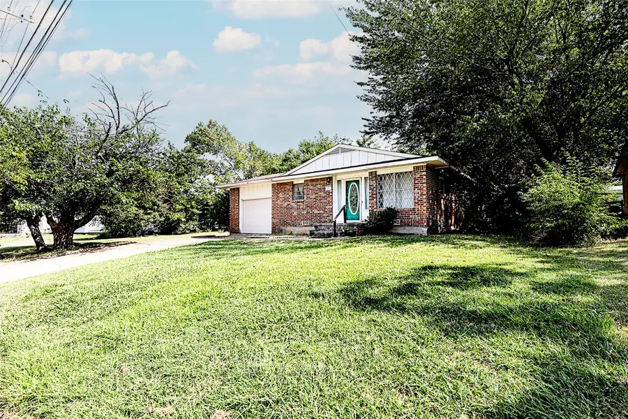 421 E Wilbarger Street, Bowie, TX 76230 - Image #3