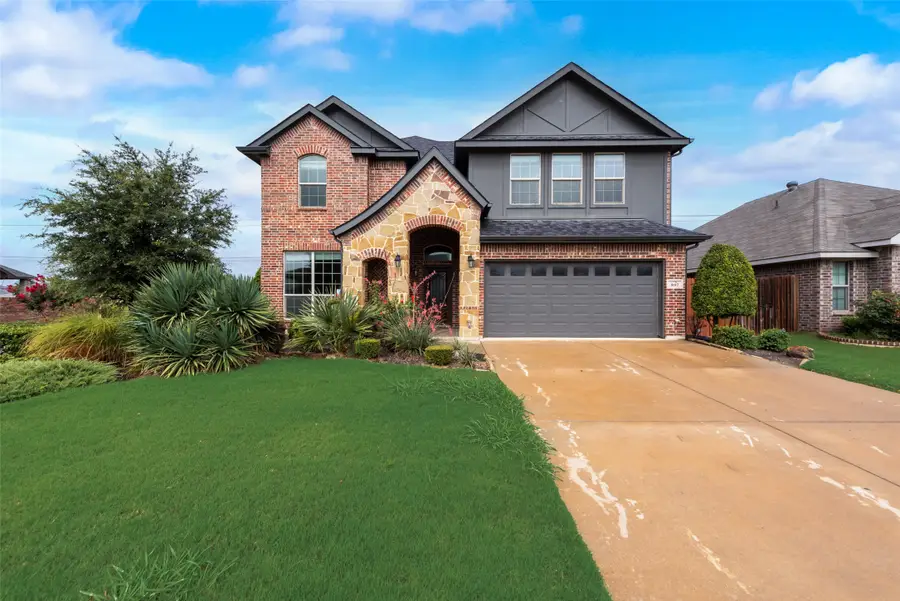 937 Lost Heather Drive, Saginaw, TX 76179 - Image #2