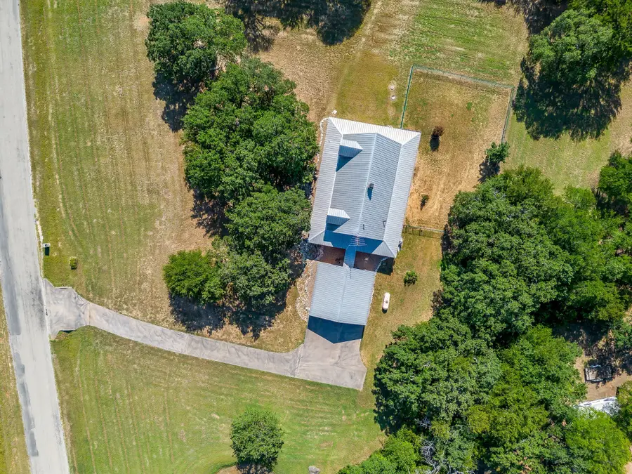 2701 Wills Way Drive, Granbury, TX 76049 - Image #2