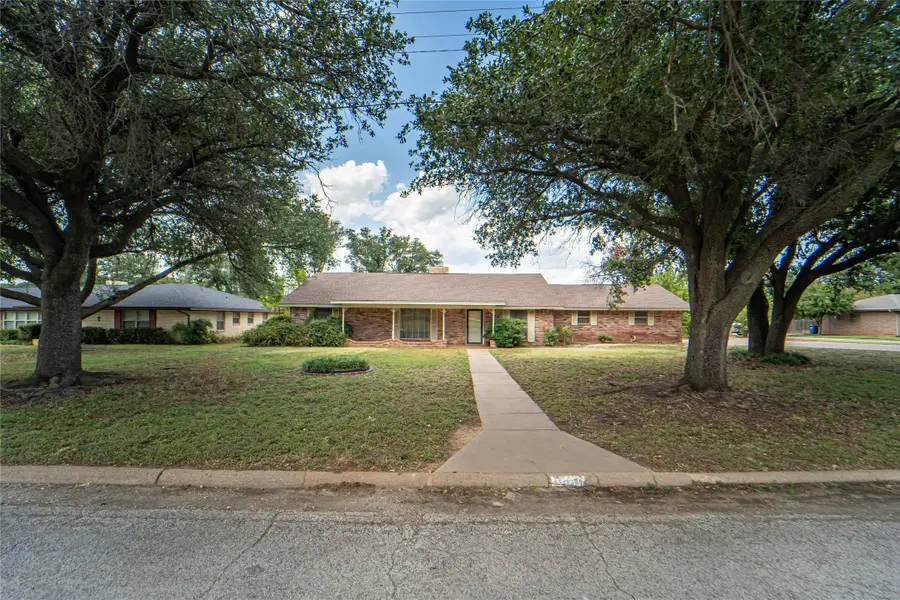 1508 W Elliott Street, Breckenridge, TX 76424 - Image #2
