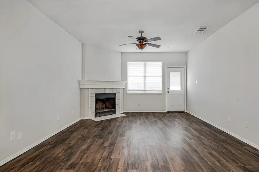 505 Blueberry Hill Lane, Mansfield, TX 76063 - Image #3