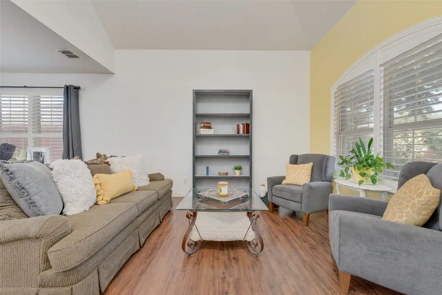 6402 Nueces Bay Drive, Rowlett, TX 75089 - Image #2