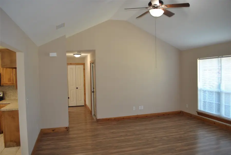 515 E Liberty Street, Pilot Point, TX 76258 - Image #3