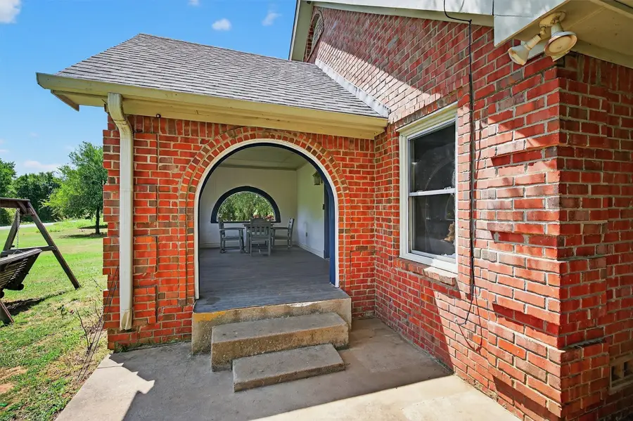 655 Naylor Road, Sherman, TX 75092 - Image #2