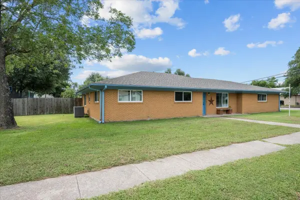 203 E Main Street, Rosebud, TX 76570