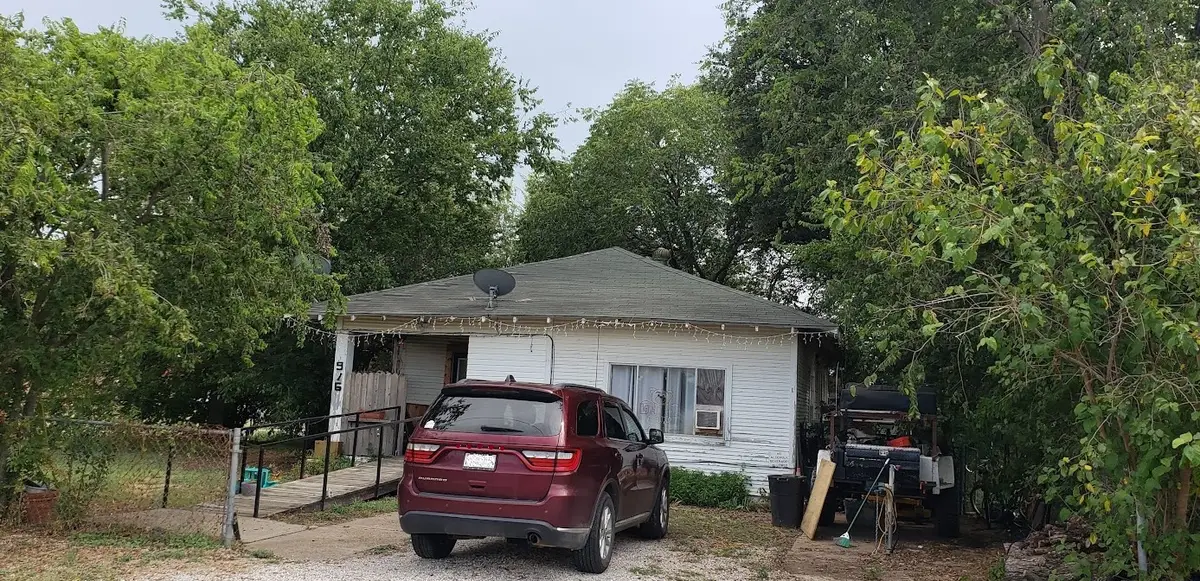 916 SE 5th Street, Mineral Wells, TX 76067 - Image #1