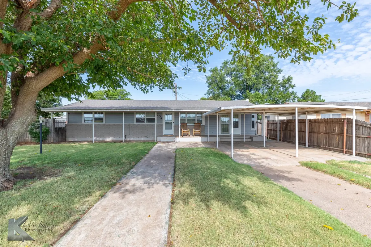 704 S Central Avenue, Knox City, TX 79529 - Image #1