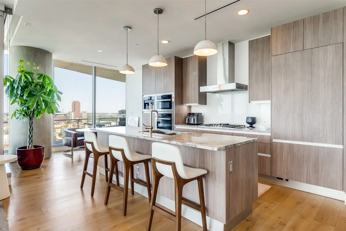 3130 N Harwood Street #2304, Dallas, TX 75201 - Image #1