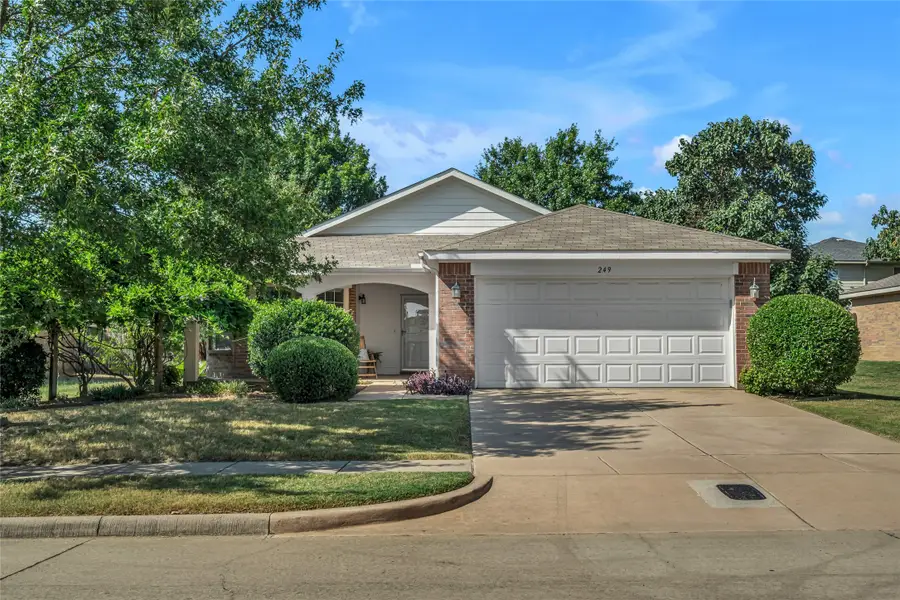 249 Pine Crest Drive, Justin, TX 76247 - Image #2