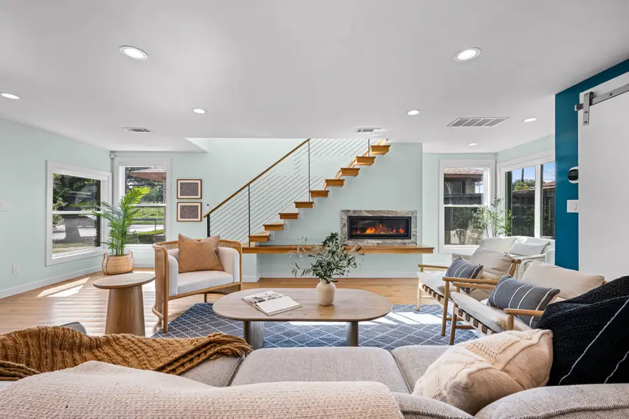 2547 Wentworth Street, Dallas, TX 75211 - Image #2