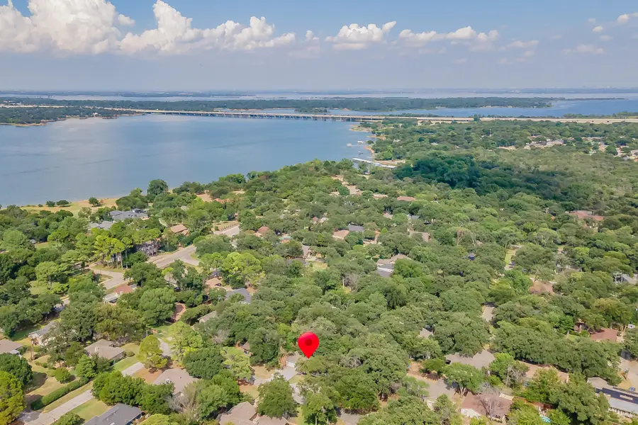 110 Bluebonnet Drive, Highland Village, TX 75077 - Image #3