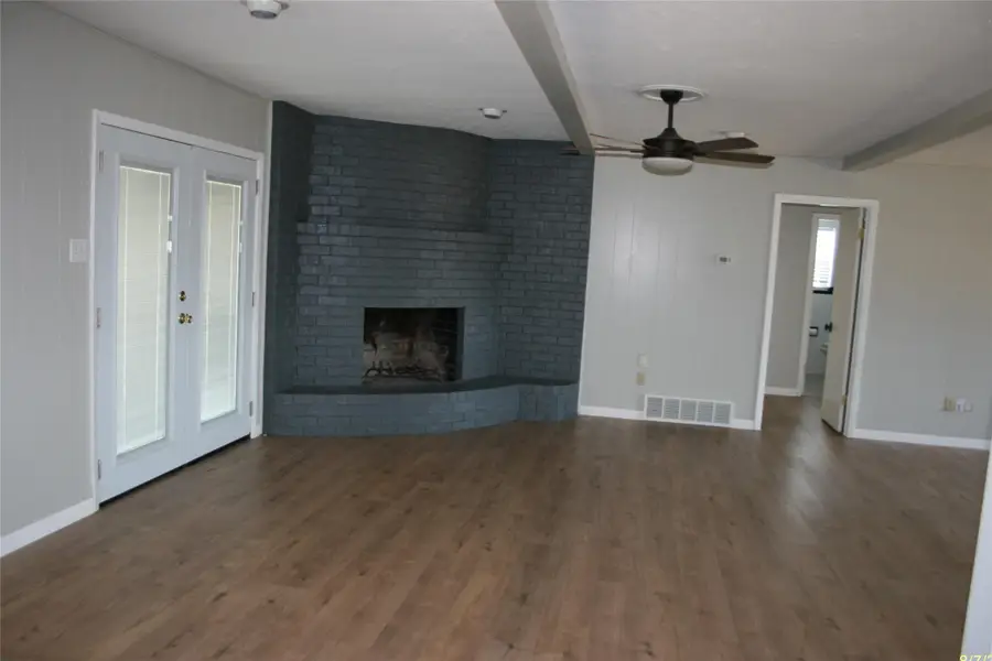 1106 Gifford Drive, Granbury, TX 76048 - Image #3