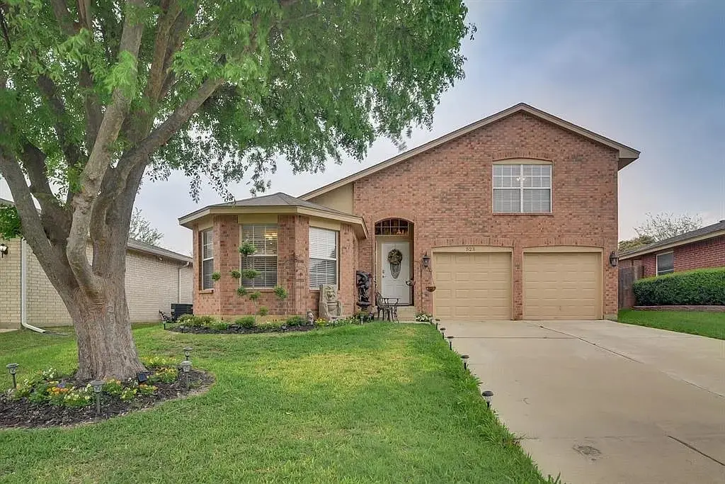 525 Berryhill Drive, Mansfield, TX 76063 - Image #1