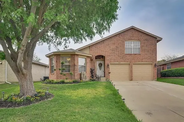 525 Berryhill Drive, Mansfield, TX 76063