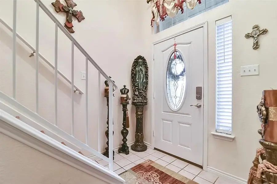 525 Berryhill Drive, Mansfield, TX 76063 - Image #3