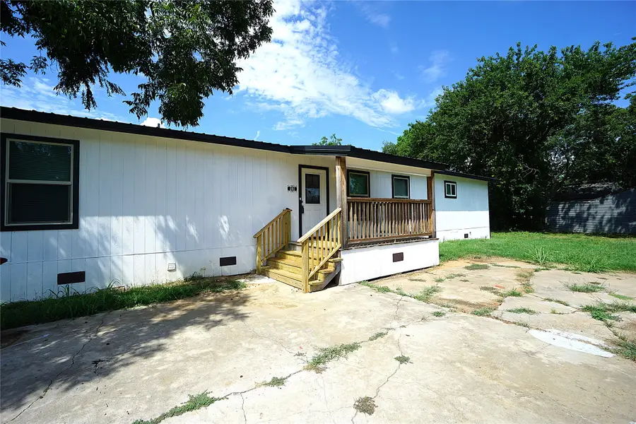 404 Church Street, Ector, TX 75439 - Image #2