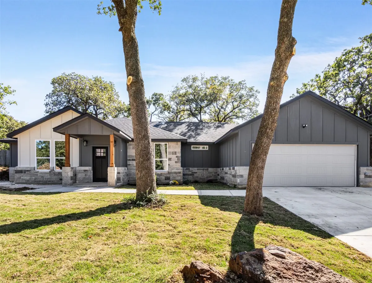 431 Oakhill Drive, Denton, TX 76201 - Image #1