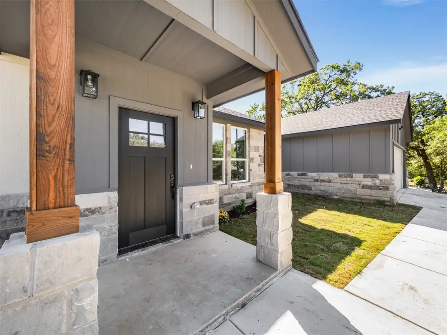 431 Oakhill Drive, Denton, TX 76201 - Image #2