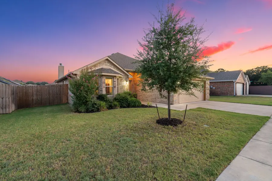 904 Sam Street, Springtown, TX 76082 - #2