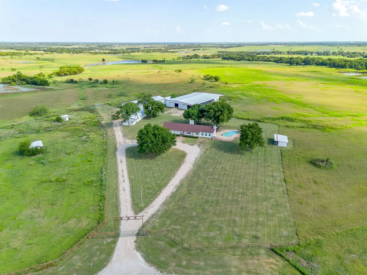 2101 Alsdorf Road, Ennis, TX 75119 - Image #1
