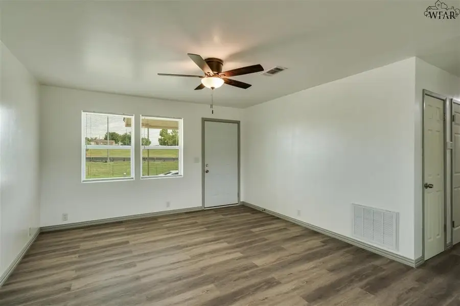 1600 Central Freeway, Wichita Falls, TX 76306 - Image #2