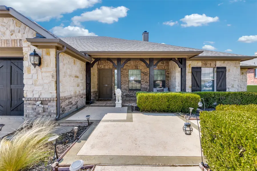 11029 Owl Creek Drive, Fort Worth, TX 76179 - Image #3