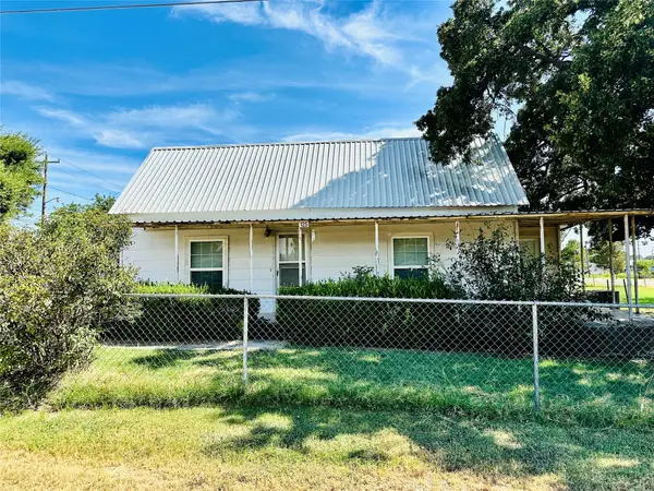 125 2nd Street, Cross Plains, TX 76443