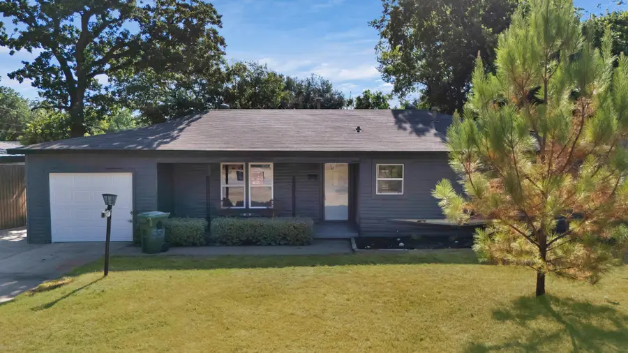 552 Norwood Drive, Hurst, TX 76053 - Image #3