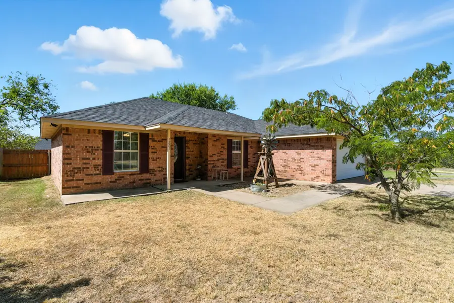 1221 Elmira Street, Weatherford, TX 76086 - Image #2