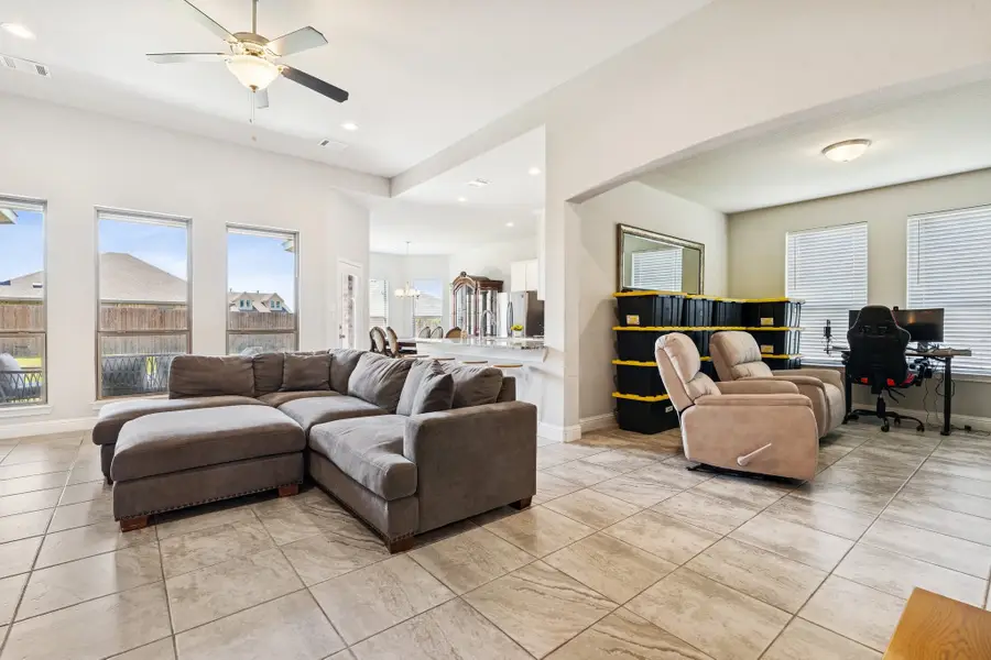 706 Buffalo Creek Drive, Cleburne, TX 76033 - Image #3