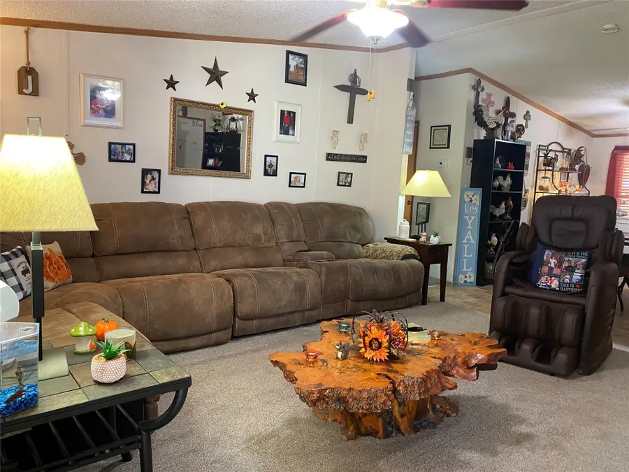 435 Gene Lee Road, Mineral Wells, TX 76067 - Image #2