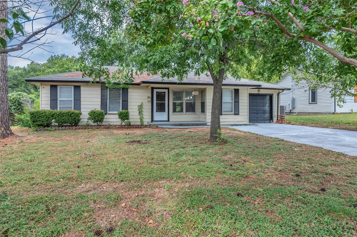 704 Vine Street, Euless, TX 76040 - Image #1