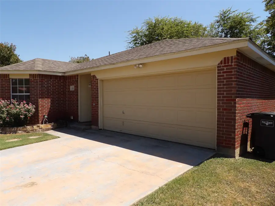 4628 Brimstone Drive, Fort Worth, TX 76244 - Image #2