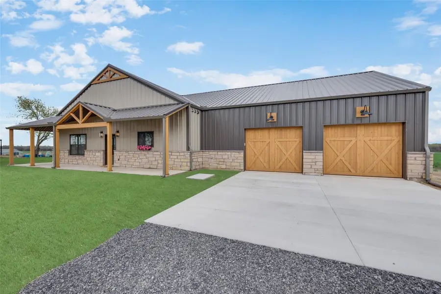 160 Quail Run Court, Decatur, TX 76234 - Image #2