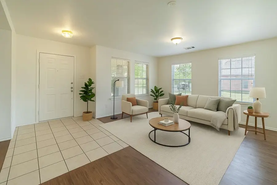 317 Quail Run Road, Red Oak, TX 75154 - Image #2