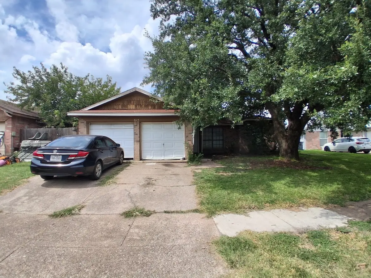 615 Red Coat Lane, Arlington, TX 76002 - Image #1