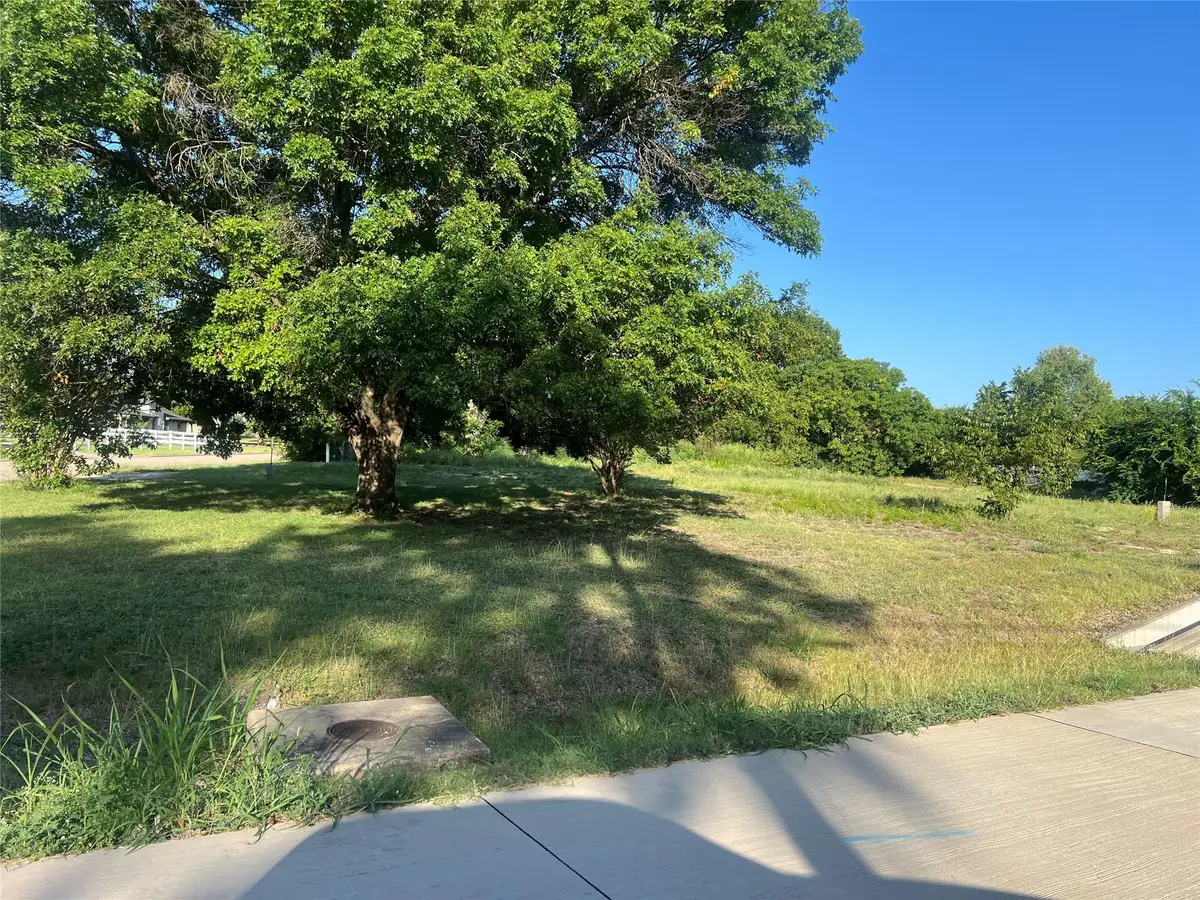 401 N Maxwell Creek Road, Murphy, TX 75094 - Image #1