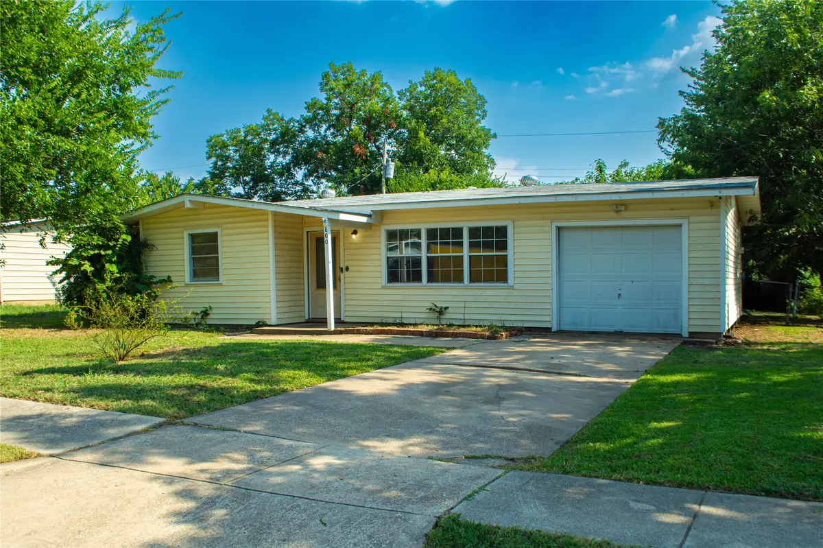 800 E Tucker Boulevard, Arlington, TX 76010 - #1