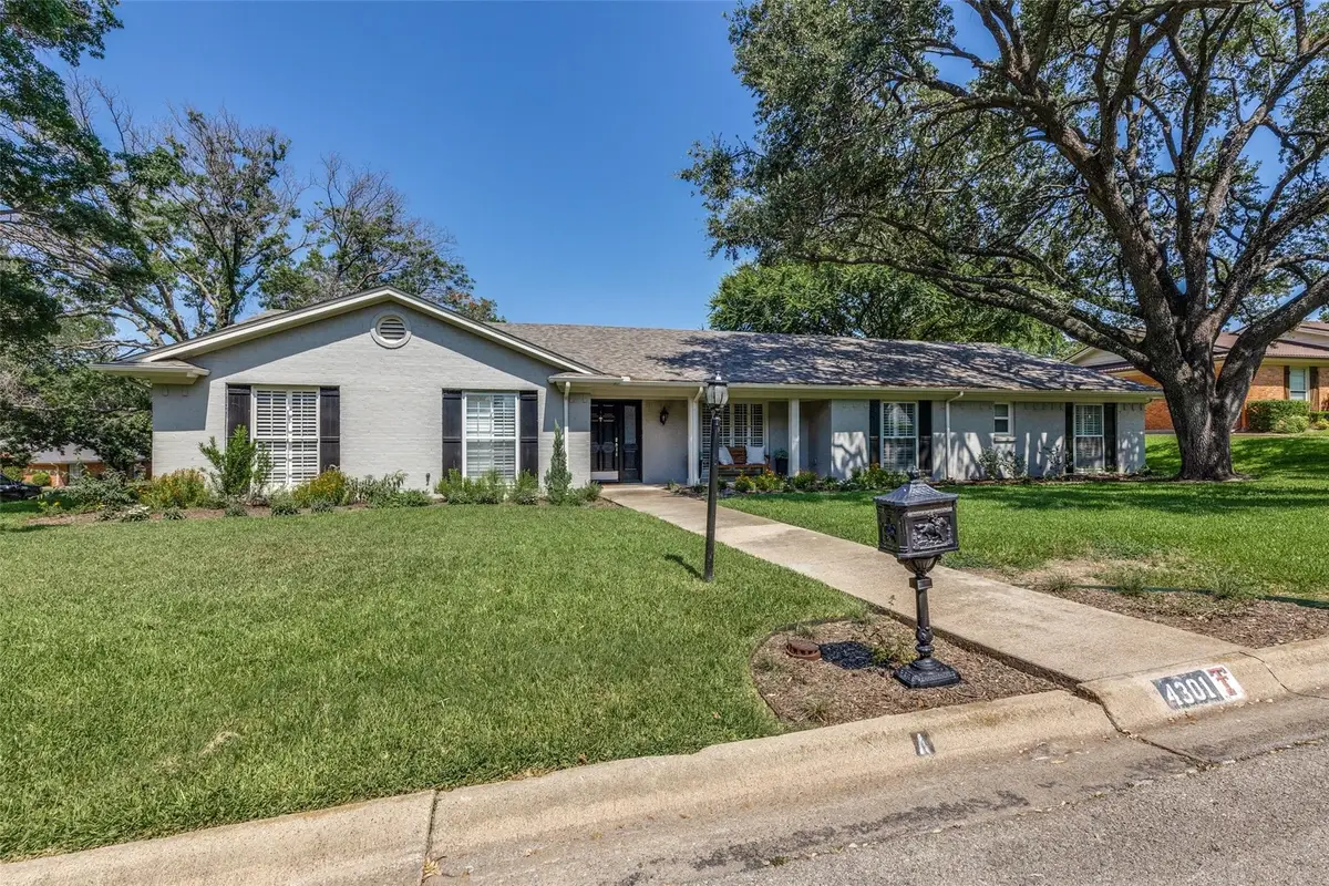 4301 Winding Way, Benbrook, TX 76126 - Image #1