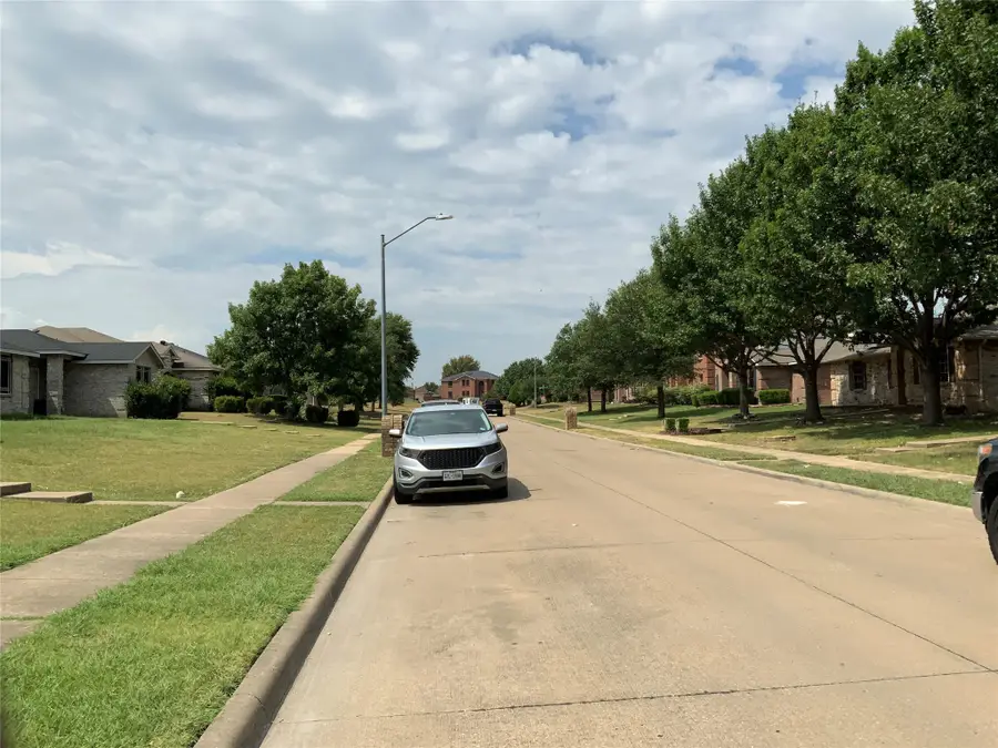 1214 April Showers Lane, Lancaster, TX 75134 - Image #2