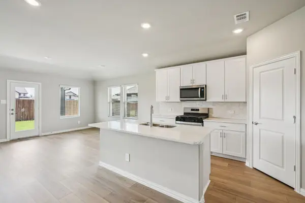 512 Midnight Oak Drive, McKinney, TX 75069