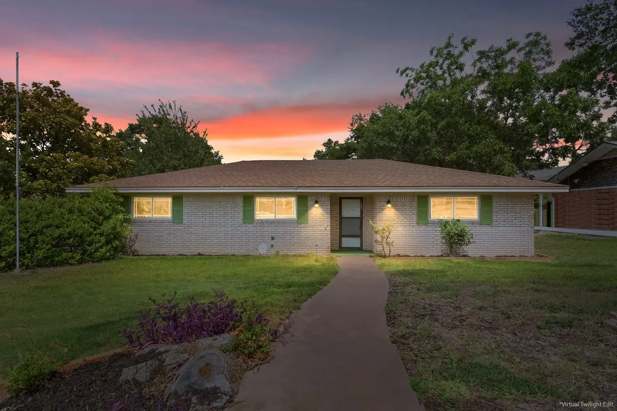 849 Arlington Drive, Woodway, TX 76712 - Image #1