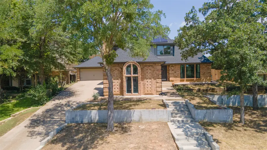 817 Shady Lake Drive, Bedford, TX 76021 - Image #2