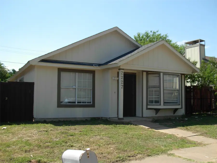 2227 Nantucket Village Drive, Dallas, TX 75227 - Image #2