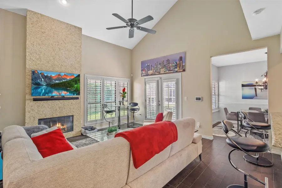 213 Cimarron Trail #2, Irving, TX 75063 - Image #2