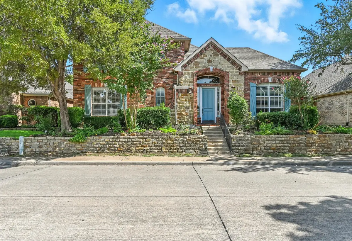 946 Briar Oaks Drive, Rockwall, TX 75087 - Image #1