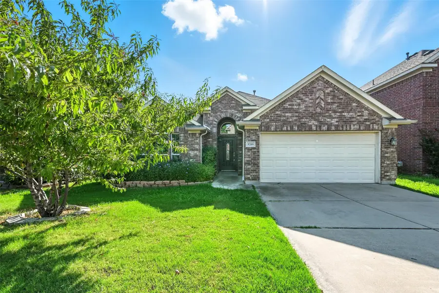 9209 Friendswood Drive, Fort Worth, TX 76123 - Image #2