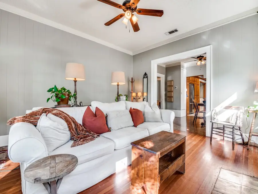 1107 E Marvin Avenue, Waxahachie, TX 75165 - Image #3